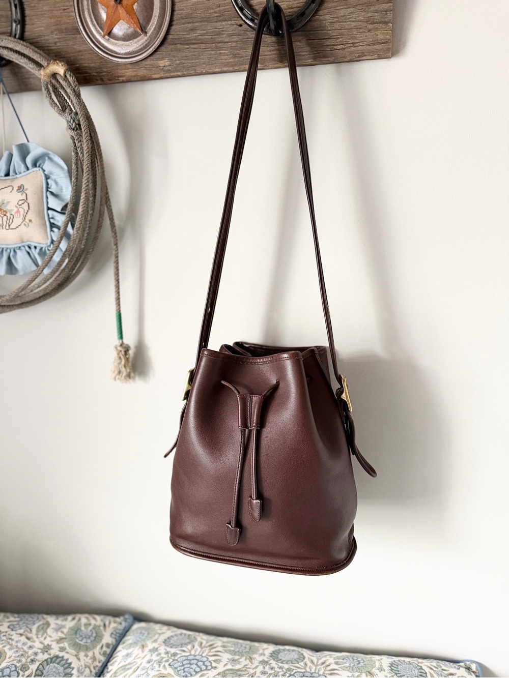 Vintage Coach Legacy Lula Bucket Bag 9952 Mahogany Brown Glove Tanned Leather